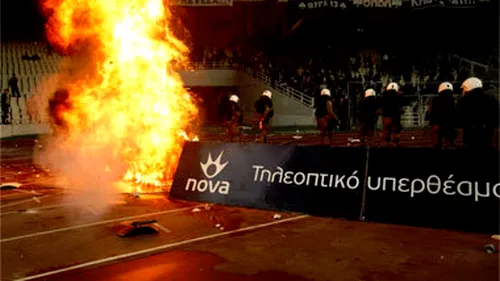 VIDEO Violențe în Grecia!** Meciul Panathinaikos - Olympiakos, suspendat! 57 de persoane au fost arestate