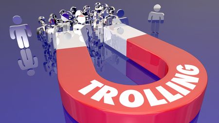 Încă o mărturie că Burleanu folosește troli online. "FRF cheltuiește foarte mulți bani cu postacii. Sunt 20-30 de oameni plătiți să-i înjure pe toți cei care au păreri contrare actualului președinte. Au creat un mamut acolo"