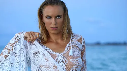 Caroline Wozniacki și-a arătat pentru prima oară burtica de femeie însărcinată, cu o lună înainte de a deveni mamă | GALERIE FOTO