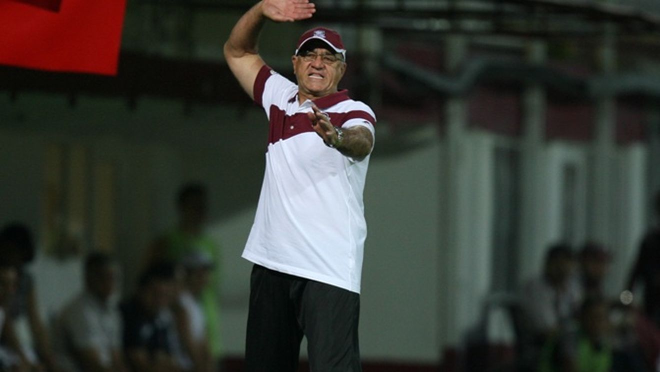 Se pregătește** Napoli!