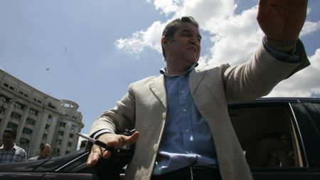 Becali: "Mă bucur că CFR-ul a luat bătaie! Asta vreau, să moară și capra vecinului"