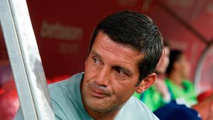 Ce transfer ciudat ar fi pentru Chivu. Manchester United nu știe cum să mai scape de el, iar italienii abia așteaptă să-l ia