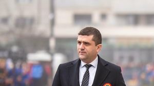 A văzut ce a zis ministrul Radu Miruță și a explodat: „Aberații colosale! Să insiste pentru ieșirea României din UE”