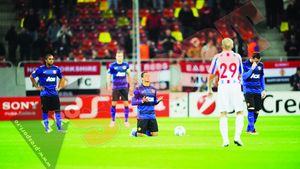 Moment EMOȚIONANT înainte de Oțelul-United!** GESTUL lui "Chicharito" a impresionat un stadion întreg