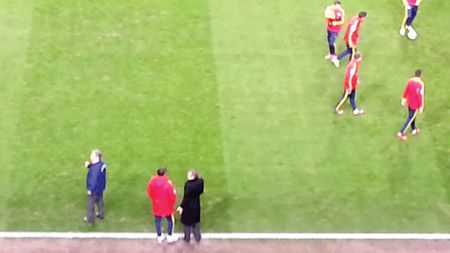 Ce căuta Gigi Becali la marginea terenului?** Reacție incredibilă a lui Iordănescu: "Eu îl luam la bătaie!"