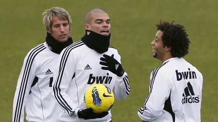 "Rușinos!", "Intolerabil", "Afară din fotbal!"** Presa din Spania îl 'TOACĂ‚' pe Pepe după ce l-a călcat pe mână pe  Messi