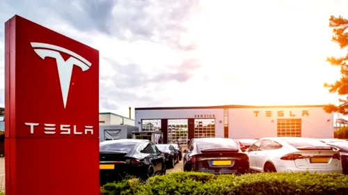 Tesla își va deschide un showroom și un service în România și face angajări. Ce posturi sunt libere la compania deținută de Elon Musk