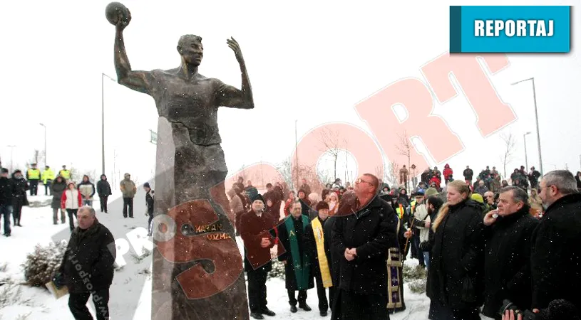Ungurii i-au cântat 'Deșteaptă-te, române'** FOTO Statuia lui Marian Cozma a fost dezvelită