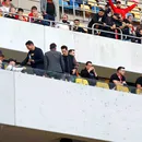Glorii și vedete alături de „câini” la barajul Dinamo – Csikszereda: Ștefan Bănică jr., în tribune alături de Ioan Andone, Claudiu Niculescu, Ionuț Lupescu sau Gabi Tamaș. GALERIE FOTO