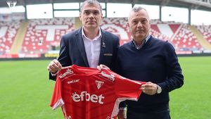 Suporterii celor de la UTA i-au cerut demisia lui Mircea Rednic, ce a decis conducerea arădenilor?