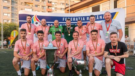 După United și Arcada, Galați mai dă o campioană națională în 2023! Ajaxul din același oraș cu Oțelul, aur la turneul final organizat la Bistrița. Reacție „de milioane” a lui Gabi Balint: „Am crezut că e un sport mai relaxant. Sânmărtean mi-a zis că l-a încercat, dar că ritmul e prea ridicat pentru el!” | EXCLUSIV