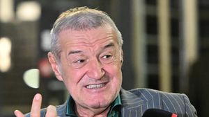 „Atac” la conturile lui Becali! Ce prime uriașe au fotbaliștii FCSB pentru meciurile cu Lyon: „Nea Gigi are inima bună”