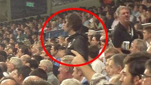 VIDEO** Superstarul 'pus în genunchi' la Madrid: cel mai celebru fan al lui City, DAT AFARĂ‚ de pe Bernabeu! Cum i-a enervat pe toți și de ce au "cedat" și stewarzii