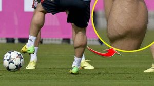 Gambe de mutant. FOTO: Xherdan Shaqiri și-a lăsat colegii mască. Imaginea în care mușchii stau să-i "explodeze"