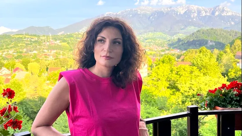 FOTO / Ioana Ginghină a făcut furori în online după ce s-a pozat în costum de baie. ”Am zis să-mi încerc norocul și azi”