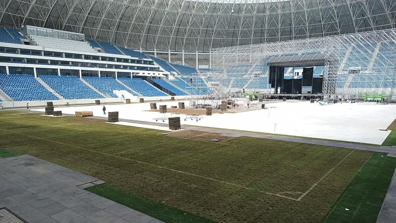 Gazonul de pe „Ion Oblemenco”, distrus complet după festivalul Intencity. Când ar putea găzdui arena din Bănie din nou meciuri de fotbal | GALERIE FOTO