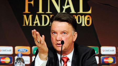 Van Gaal: "Mourinho e defensiv, dar nu vreau să influențez decizia Realului"