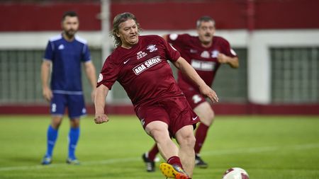 EXCLUSIV | Noi detalii despre starea lui Dănuț Lupu: "Era negru la față când a ajuns la spital. Prognosticul este imprevizibil". Fostul fotbalist are dublă pneumonie și e internat la Spitalul "Matei Balș"