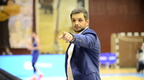 Record în baschet: Dan Ioan antrenează trei echipe în același timp! Trage semnalul de alarmă în privința românilor din Liga Națională: „Să realizeze repede șansa” | EXCLUSIV