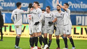 Adrian Mititelu i-a „furat” un jucător lui Mihai Rotaru. „Joacă foarte bine și am avut posibilitatea să-l luăm!” Cine este fotbalistul dorit de Universitatea Craiova