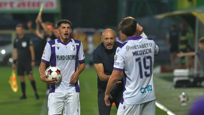 Primarul din Piteşti, atac fără precedent împotriva fotbaliştilor lui Andone: „Nu vă bateți joc de FC Argeş! Să vă fie ruşine de fani!”