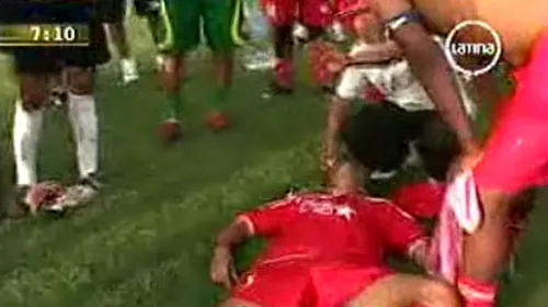 Au otrăvit fântânile!** Trei fotbaliști au leșinat după ce au băut apa oferită de adversari! VIDEO
