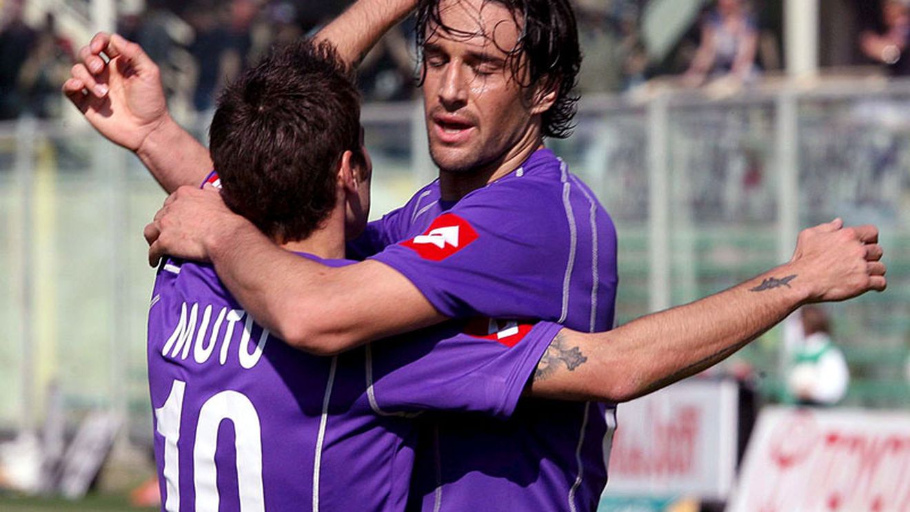 Toni îi dă sms-uri lui Mutu: "Felicitări pentru Fenomen!"