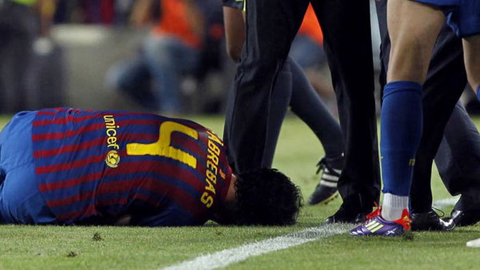 Fabregas, lovit cu piciorul de Mourinho?** Gestul care a declanșat întreg scandalul de la BarÃ§a - Real VIDEO