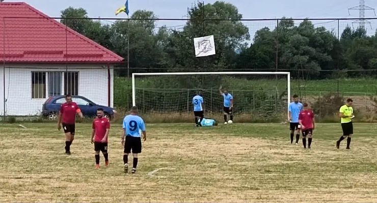 Arbitru lovit cu pumnul pe teren, la Brașov! Fotbalistul bătăuș, suspendat un an