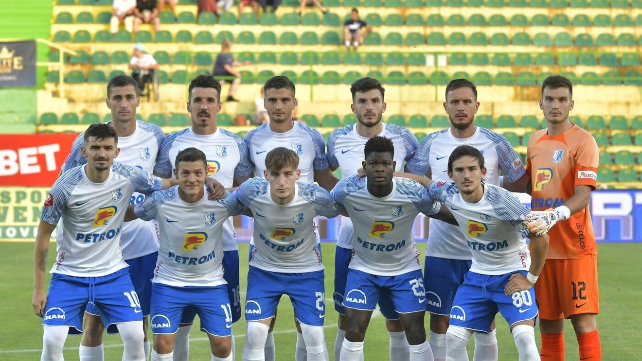 Fotbaliștii de la Farul Constanța învață cum să facă bani după ce se retrag! Lecția importantă la care au asistat Denis Alibec, Gabi Torje și Adrian Petre sub ochii lui Gică Hagi | VIDEO