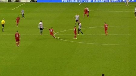 FOTO Gerrard e MAGNIFIC!** Ce a încercat Stevie G să facă la meciul 600 pentru Liverpool!!! Toți fanii au rămas mască, mai puțin unul. Ce "replică" a dat: