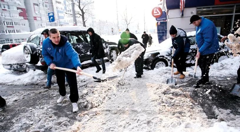 Sportivii SMURD!** 200 de rugbiști au ieșit în stradă pentru a deszăpezi spitalele din Sectorul 1