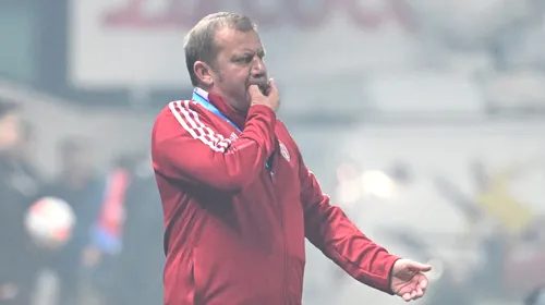 Dorinel Munteanu şi-a distrus fotbaliştii şi, mai ales, pe cel pe care îl consideră principalul vinovat pentru eşecul cu Petrolul: „Sunt prea cocoloşiți. Nu vreau să-i jignesc”