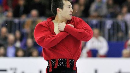 Campionul mondial la patinaj Patrick Chan a căzut de patru ori în timpul noului său program