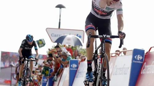 Etapă fabuloasă în Vuelta: Froome a jucat yo-yo cu favoriții, dar a fost învins în ultimii 150 de metri de noul lider, Tom Dumoulin. Olandezul e la cea mai mare performanță a carierei