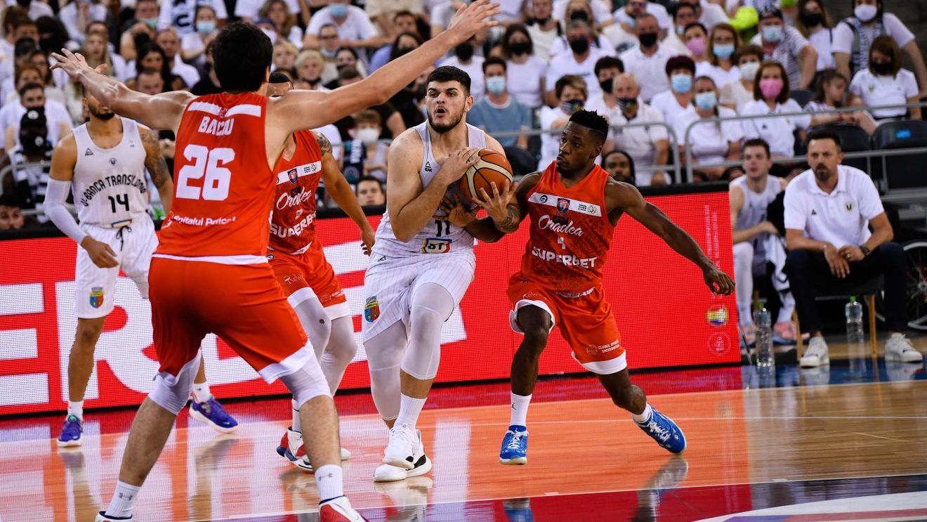 U-Banca Transilvania Cluj este campioana României în baschetul masculin, după o finală cu CSM Oradea care a avut nevoie de 5 meciuri
