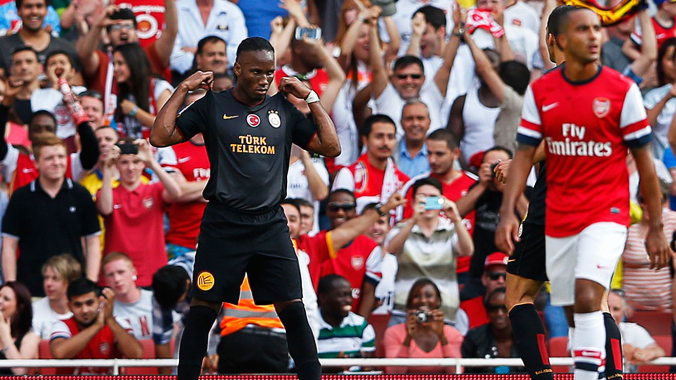 Drogba, ca vinul! Ivorianul a reușit o dublă contra lui Arsenal, al doilea gol e "de pus în ramă". VIDEO