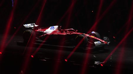 A vândut o parte din acțiunile de la Ferrari cu 3.000.000.000 de euro