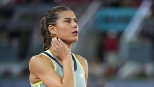 Sorana Cîrstea, spulberată de Iga Swiatek la Madrid! Cum s-a încheiat partida, după doar o oră și 18 minute de joc