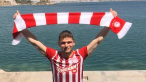 Dinamo negociază cu Hugo Cuypers, atacantul celor de la Olympiacos. Acesta a jucat sezonul trecut la Ajaccio și ar putea veni împrumut în România | EXCLUSIV