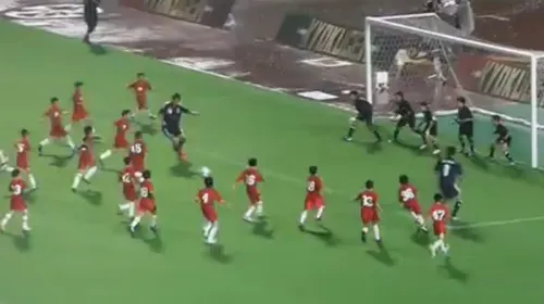 VIDEO – Meci inedit de fotbal! Nici 5 portari nu au putut apăra șutul unuia dintre cei doi jucători care formau o echipă