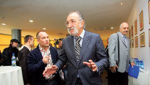 Conducerea ATP și jucătorii i-au sărit în cap!** Țiriac, presat să renunțe la zgura albastră de la Madrid: "E ceva ce nu funcționează bine"