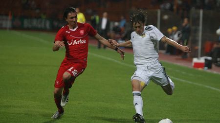 Steliștii pot lua sfaturi de la Bălace;** "Olandezii sunt imobili în apărare, dar nu simt presiunea patronului"