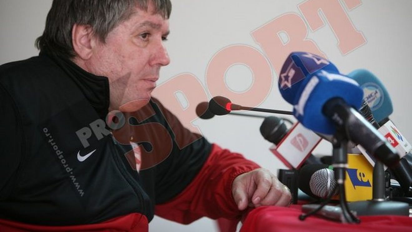 "Goian e out până anul viitor!** Avem opt indisponibili, abia mai respirăm"