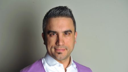 INTERVIU | Zoli Toth și muzica la butoaie: "Vineri am cântat cu o orchestră de oameni în spate, iar a doua zi m-am dus la un meci Poli - Dinamo să bat toba în galerie". Tenisul de masă, fotbalistul care îl face să exclame "îmi place acest nebun" și un adevăr trist: "Pentru muzicieni nu s-a construit nimic de vreo 30 de ani"