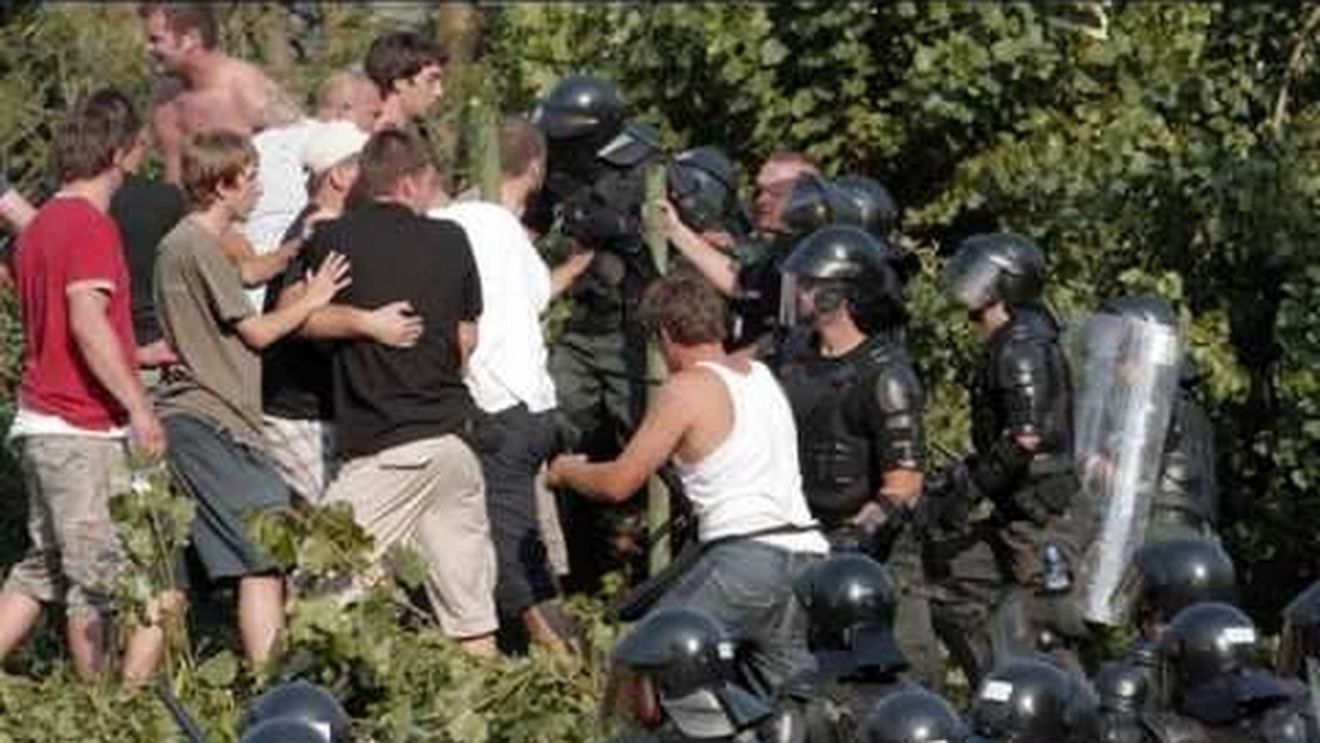 Violența a provocat rănirea a 16 oameni, înainte de meciul Zilina-Sparta Praga