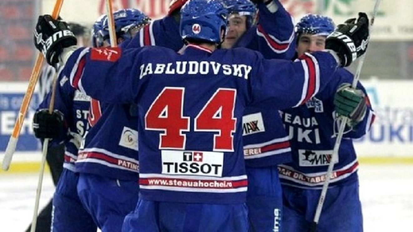 Steaua - Dunărea Galați, finală surpriză la hochei pe gheață. "Roș-albaștrii" au cucerit ultimul titlu în 2006, iar Galațiul e pentru prima oară în istoria calificată în ultimul act