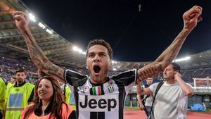 Transfer pentru o nouă colaborare de vis între Dani Alves și Pep Guardiola! Manchester City vrea să dea a treia "lovitură" importantă a verii