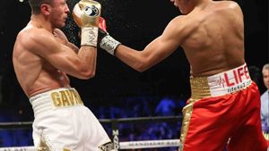 Nu a fost ca-n Rocky! Ronald Gavril, boxerul "crescut" de Mayweather, s-a bătut pentru titlul de campion mondial, dar rivalul a fost prea tare! "Nu te-am făcut KO, dar te-am transformat într-un sac de box"