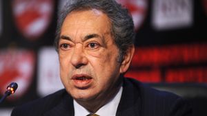 Nicolae Badea îi dă lovitura de grație lui Dinamo din Superliga și o obligă să schimbe stema cu „câinii roșii”! Anunțul lui Dănuț Lupu: „N-o să mai joace cu ea de la anul”